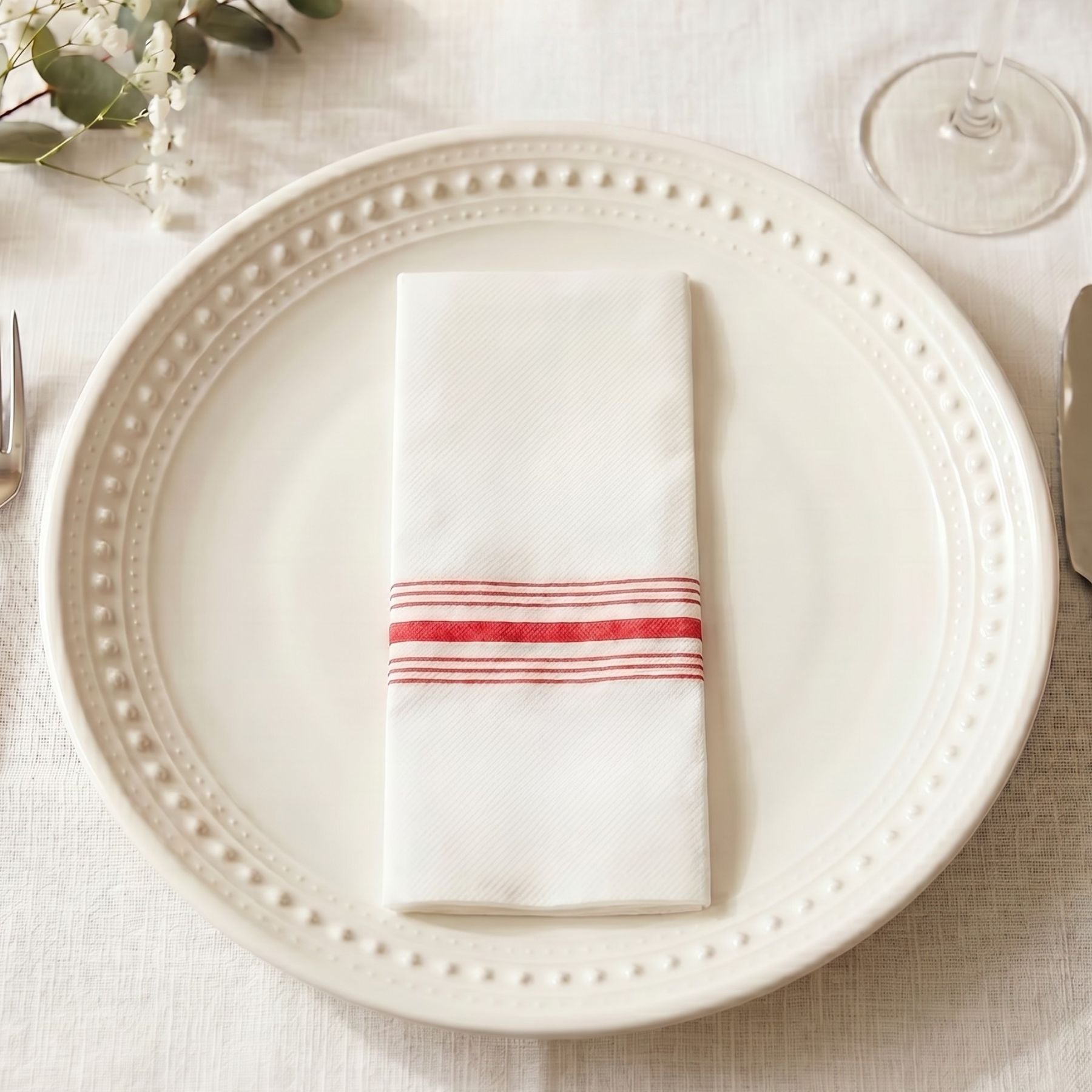 SELECT RED BISTRO Disposable Dinner Napkins — Cloth-Like Airlaid 16x16"