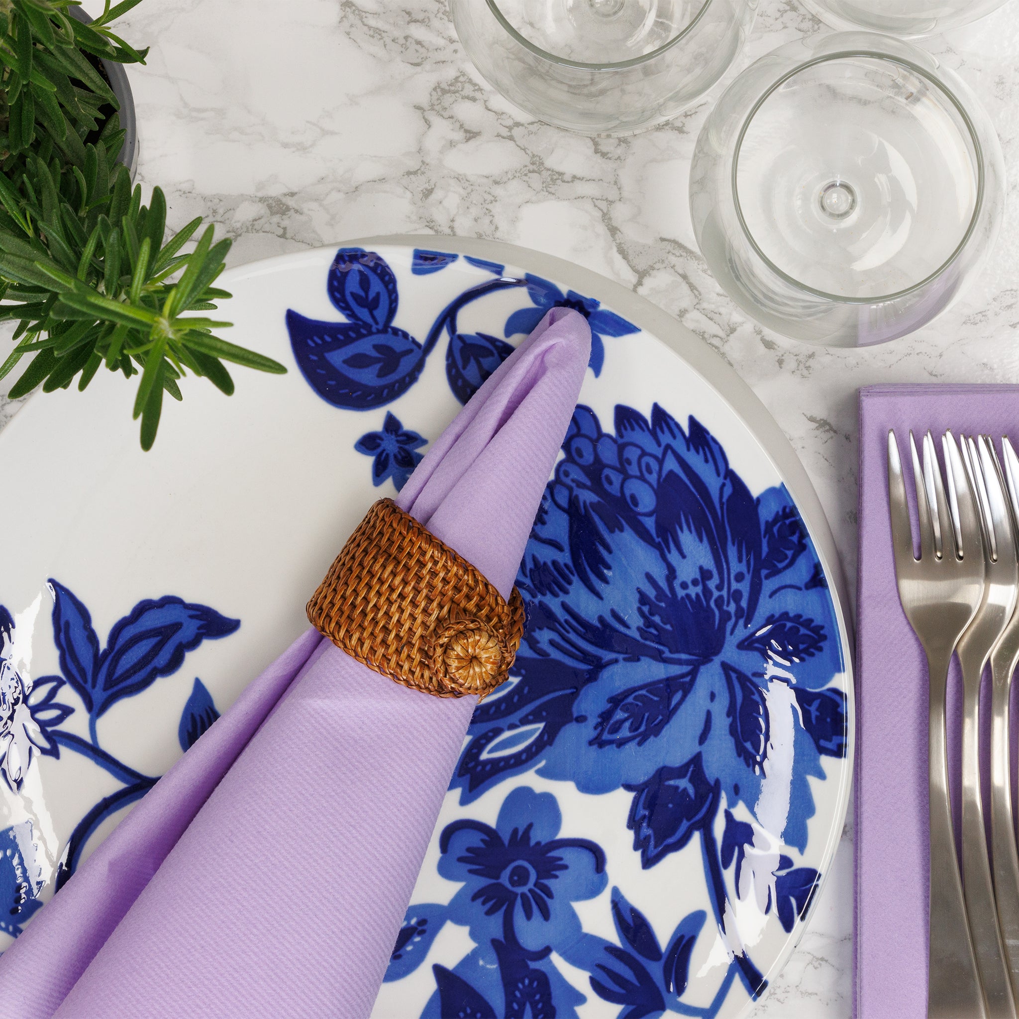 So Many Reasons To Love SimuLinen Disposable Dinner Napkins!