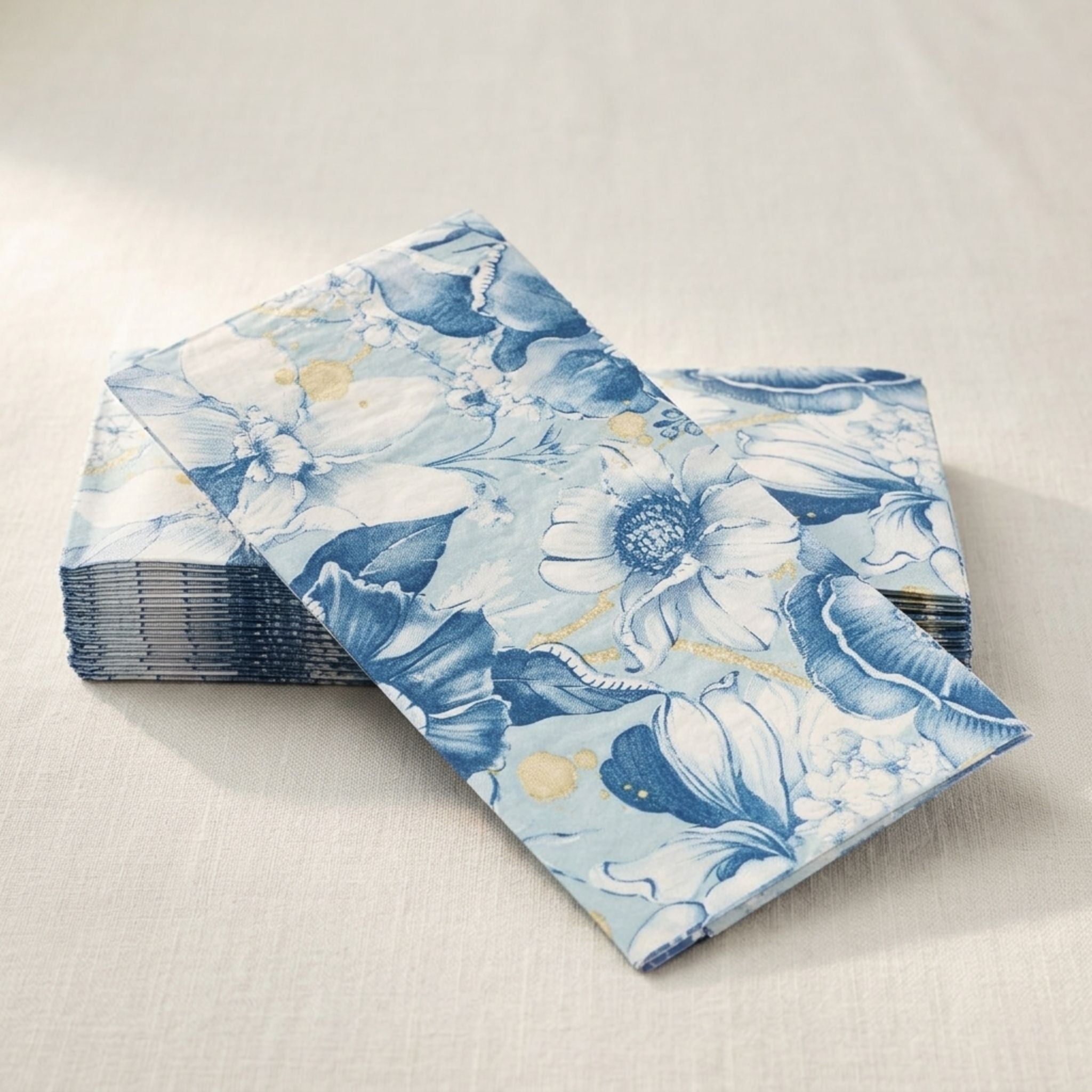 BLUE FLORAL GARDEN Disposable Guest Towels — Cloth-Like Airlaid 12x17"