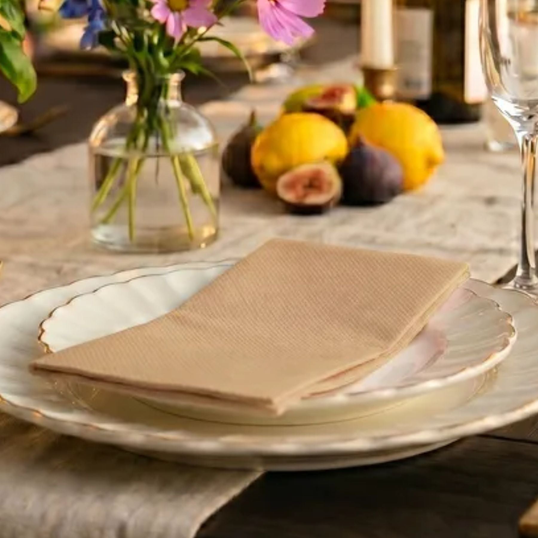 KRAFT NATURAL BROWN Disposable Dinner Napkins — Cloth-Like Airlaid 16x16"